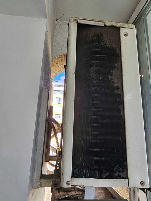 Продавам работещ климатик