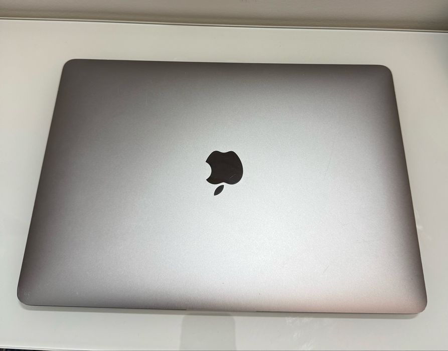Apple Mac Book Air M1 8 gb Ram 256 gb Retina Display