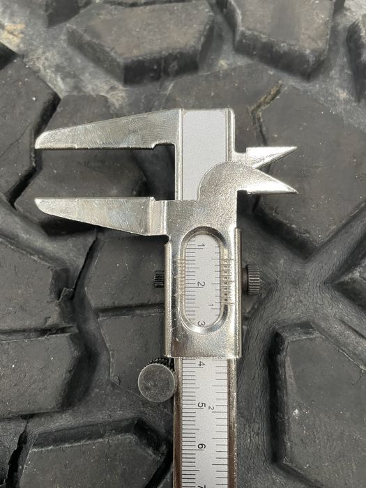 BFGoodrich Mud-Terrain KM2 33x12.5 R15, profil 13mm