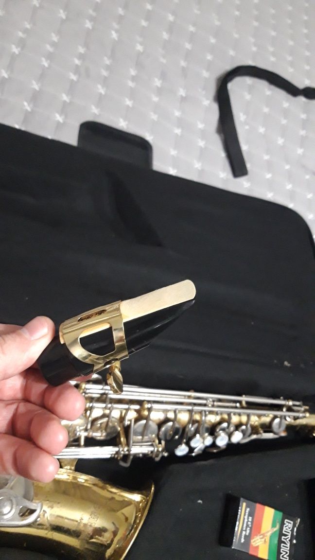 Алт саксофон Yamaha yas 23