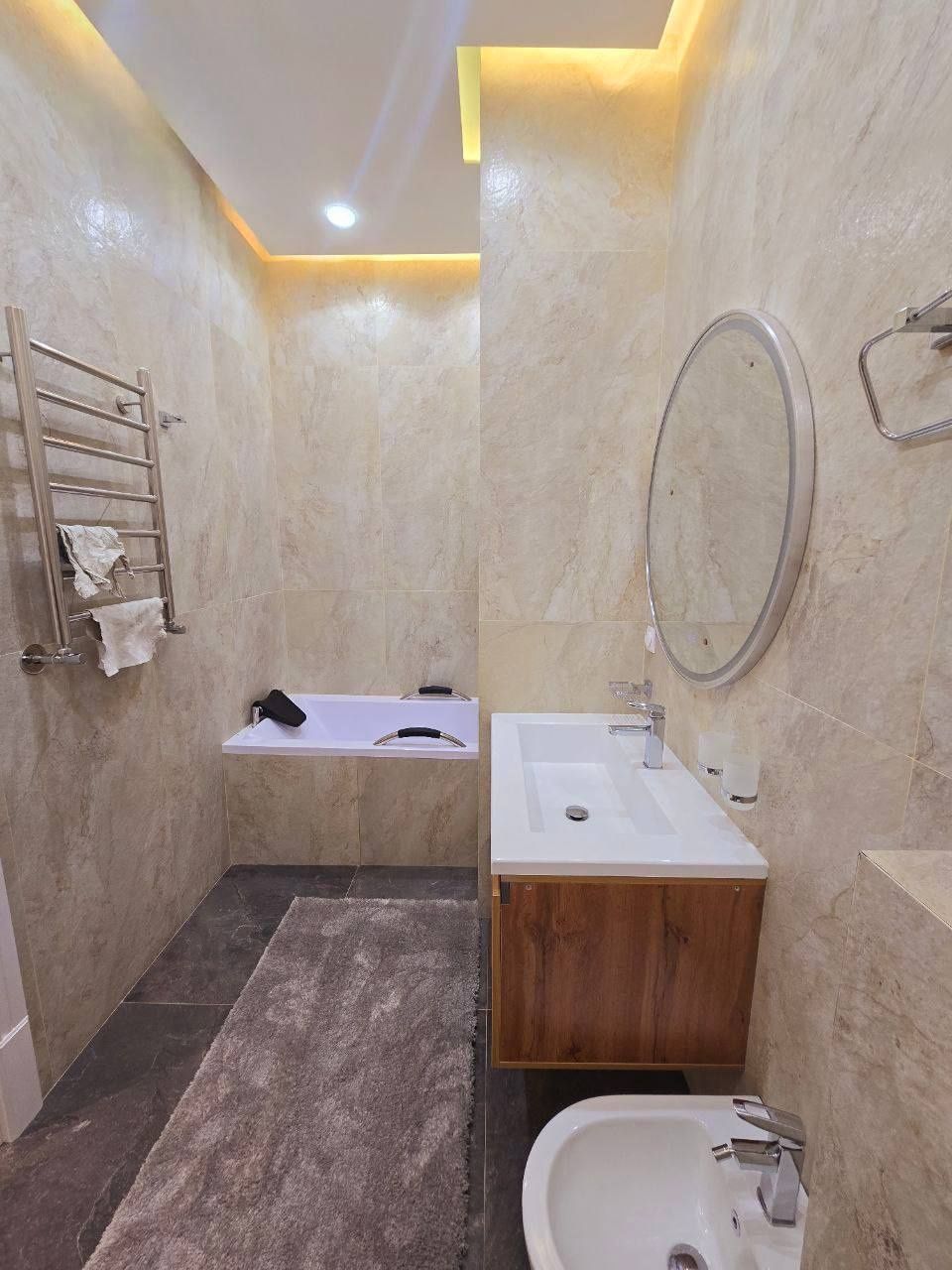 Kvartira продается 4/2/8 на ЖК Urban Delux