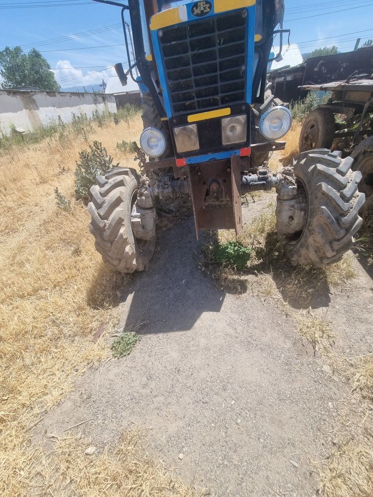 Продам трактор 82