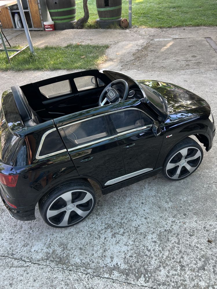Акумолаторен джип Ауди Q7