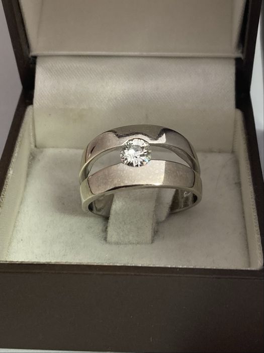 Inel aur alb 18kt.cu diamant 0.55ct