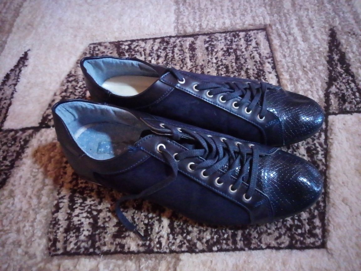 Vand pantofi casual