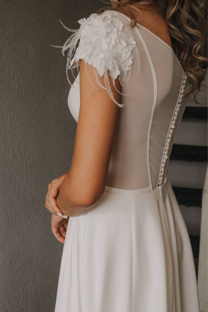 Свадебное платье от Rimalav, легкое без колец, застежка на пуговичках