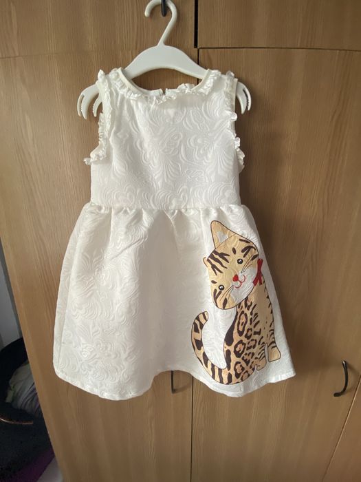 De vânzare rochiță