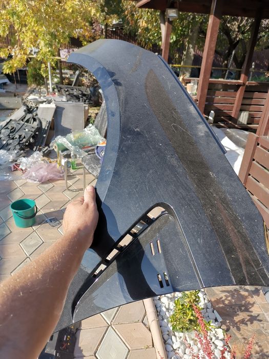 Aripa stânga grila centrala Renault megane 4 rs rs line.