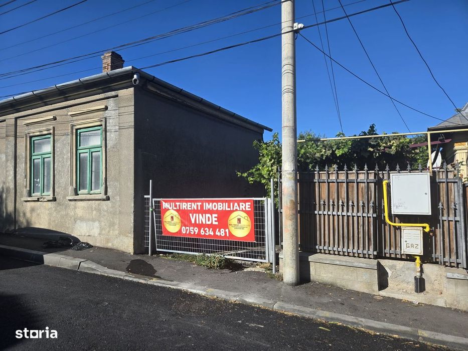 Casa de vanzare situata pe strada Avram Iancu !