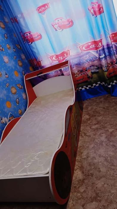 Кровать молния макуин