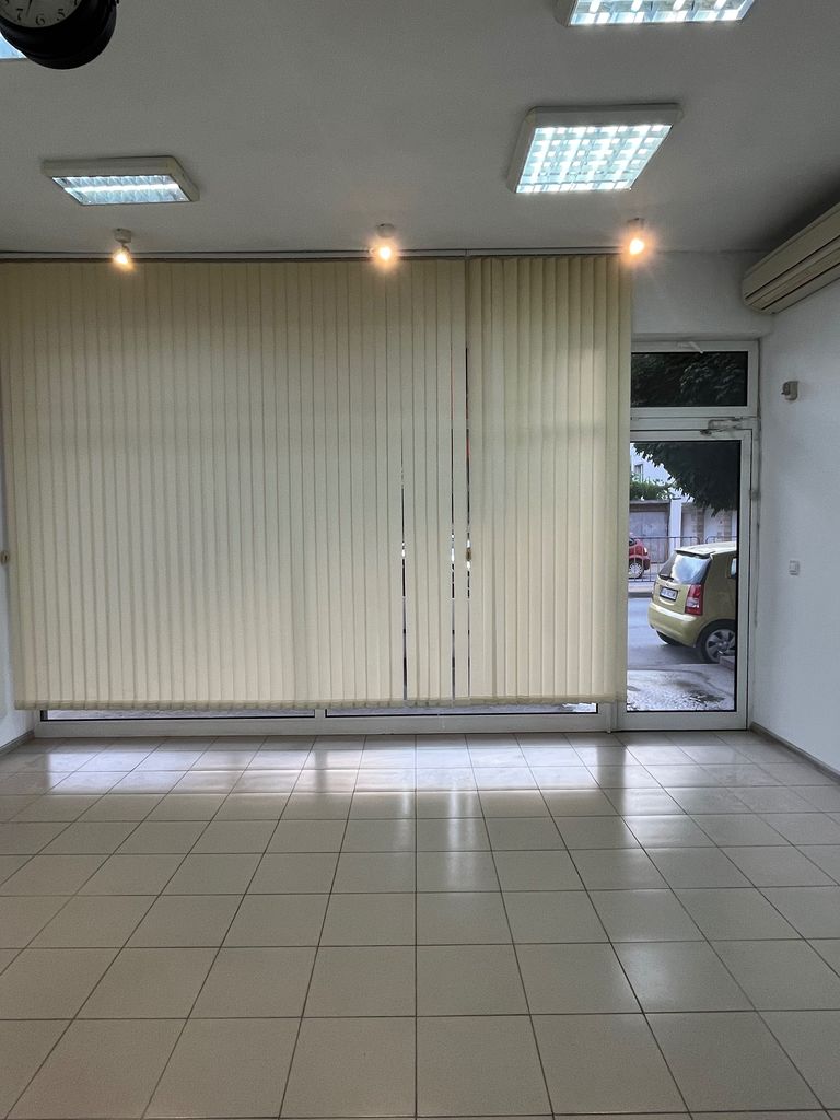 Дава се под наем Магазин в Пазарджик, Руски - 37 кв.м за 255 € - Снимка #3
