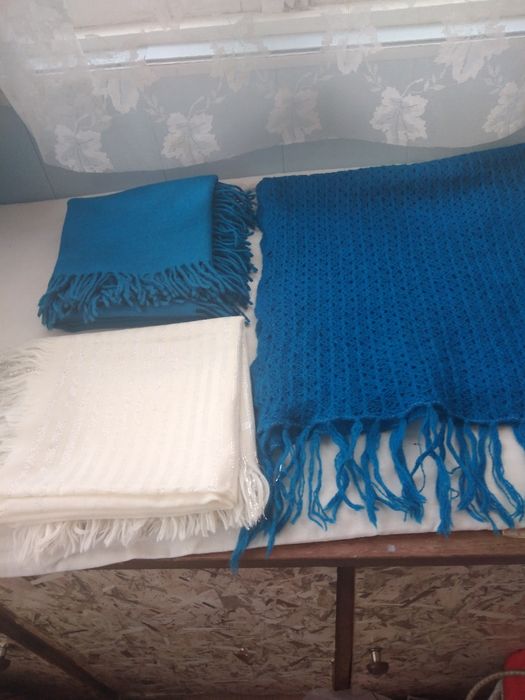 Новые шерстяные платки и шарф (СССР)