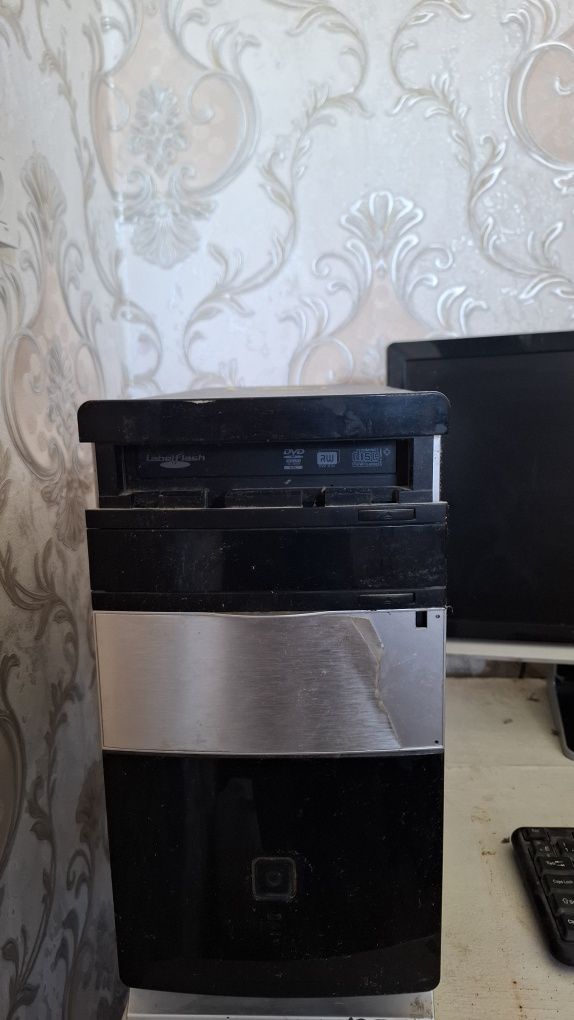 Сатлымда компьютер