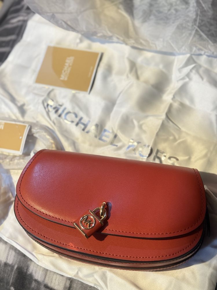 Michael Kors чанта естествена кожа