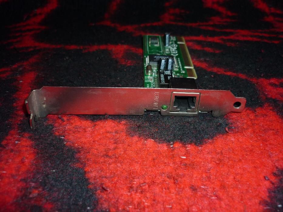 Placi de retea - internet 10/100 Mbs, slot PCI