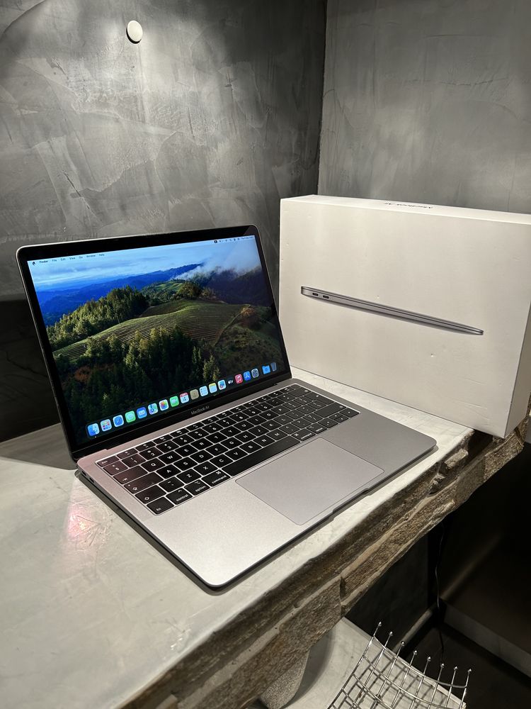 91 cycle! Перфектен Macbook Air 13.3 inch  2018 128 GB