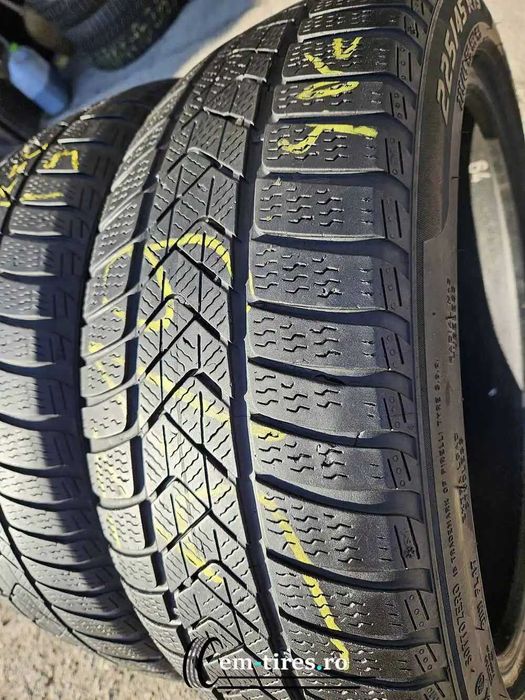 SET 2 Anvelope Iarna 225/45 R19 PIRELLI Sottozero 3 96V - Runflat