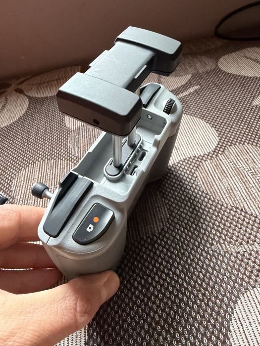 Продавам контролер DJI RC-N3