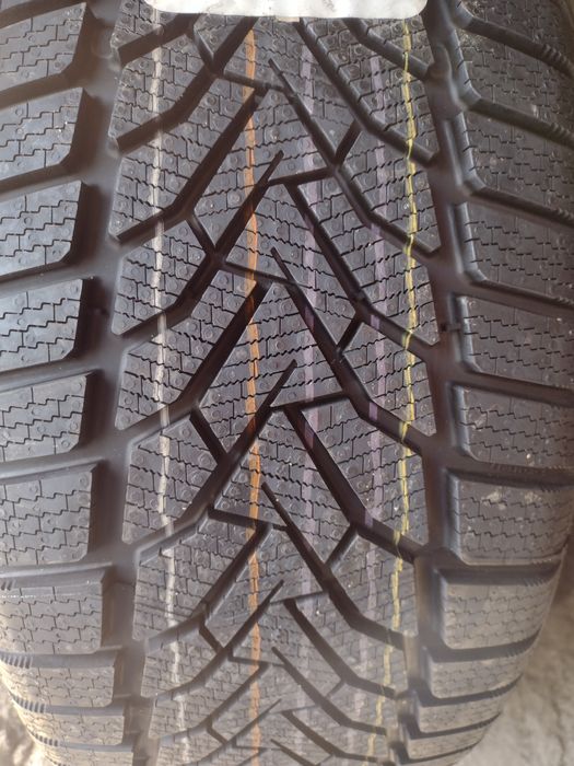 Нови 2бр.255/45/19 Uniroyal winter expert dot3522