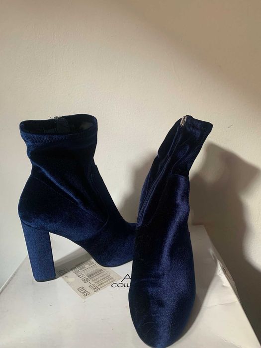 Vand ghete culoare albastra