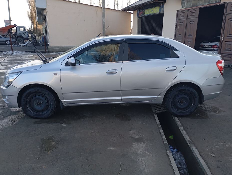 Cobolt mashina sotiladi