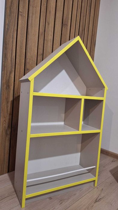 Biblioteca tip casuta, Montessori