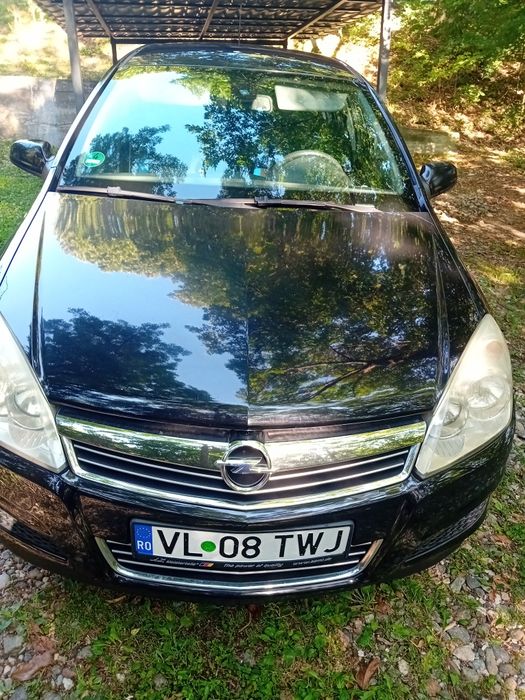 Opel astra h  berlina