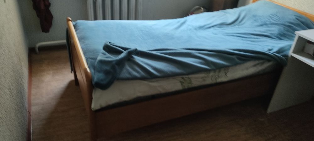 Продам,кровати производство Белорусь(дерево)