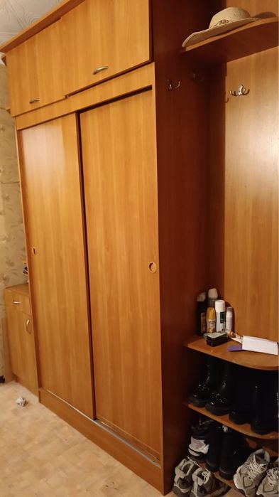 Шкаф для прихожей