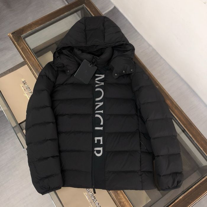 Geaca Moncler colectie noua