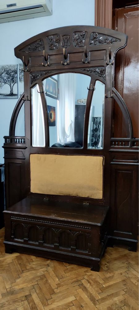 Cuier lemn masiv vintage sculptat