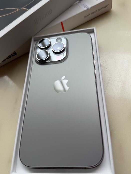 iPhone 16 Pro, Natural Titanium, 128 GB в гаранция