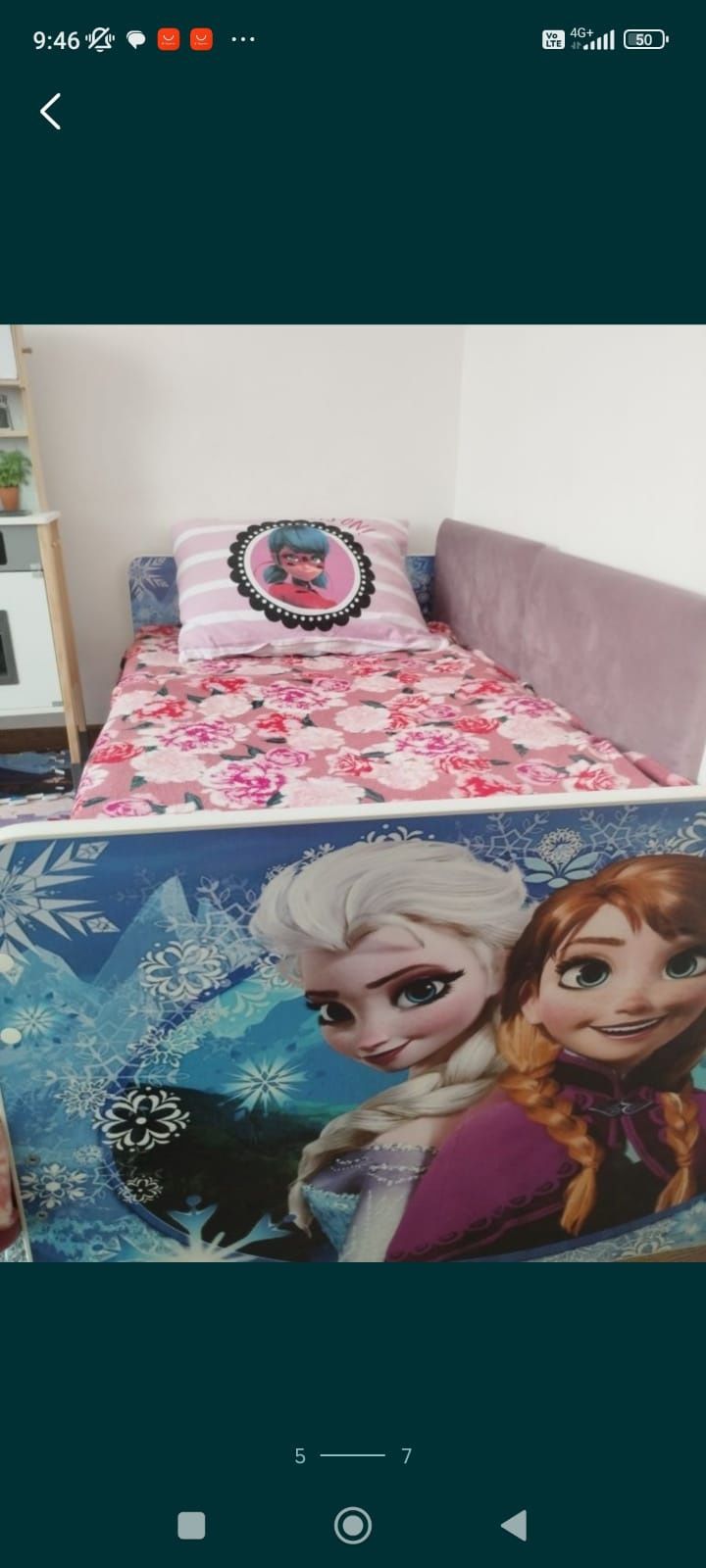 Vând doua  patuturi Ana și Elsa in stare perfecta