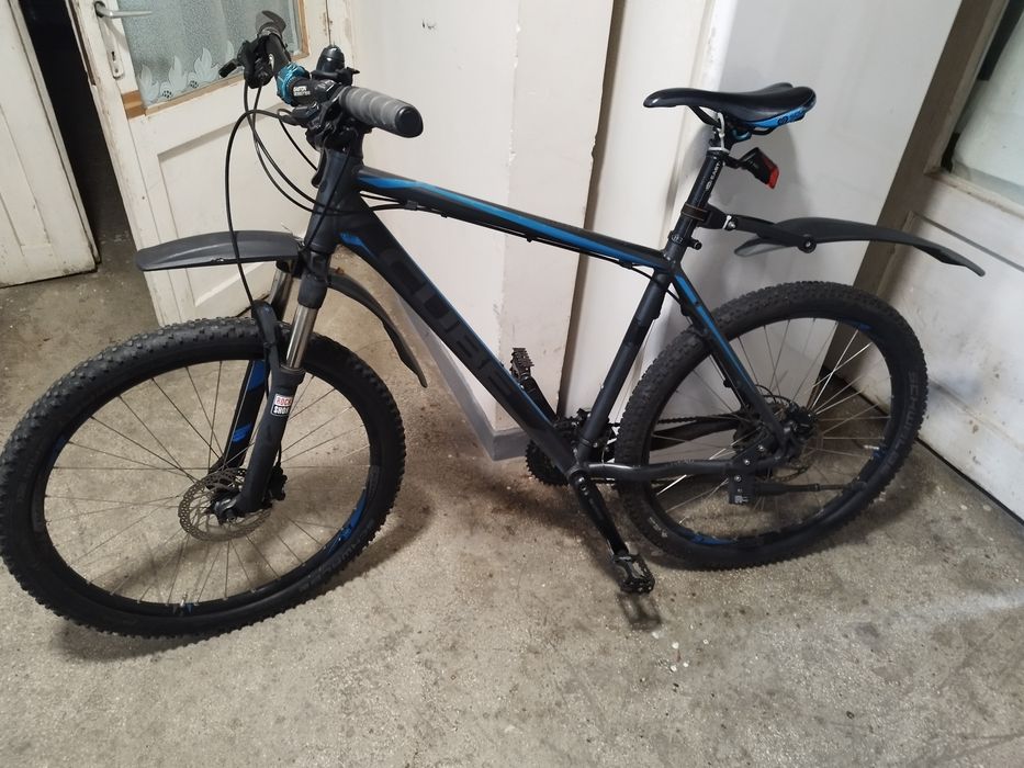 Vînd   bike Cube.