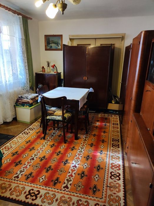 Apartament cu 3 camere în cartierul Dâmbul Pietros