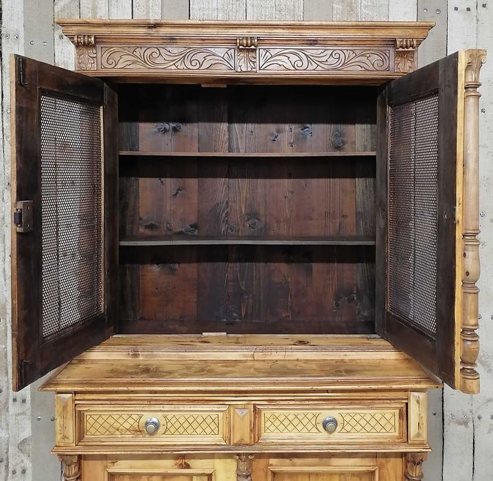 Bufet/Dulap foarte vechi din lemn masiv /Vitrina