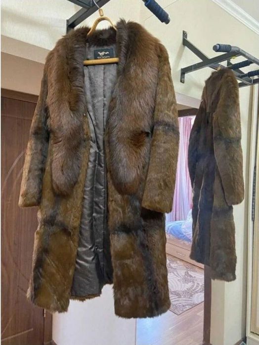 Шубка натурального меха,Очень удобная.
Раз