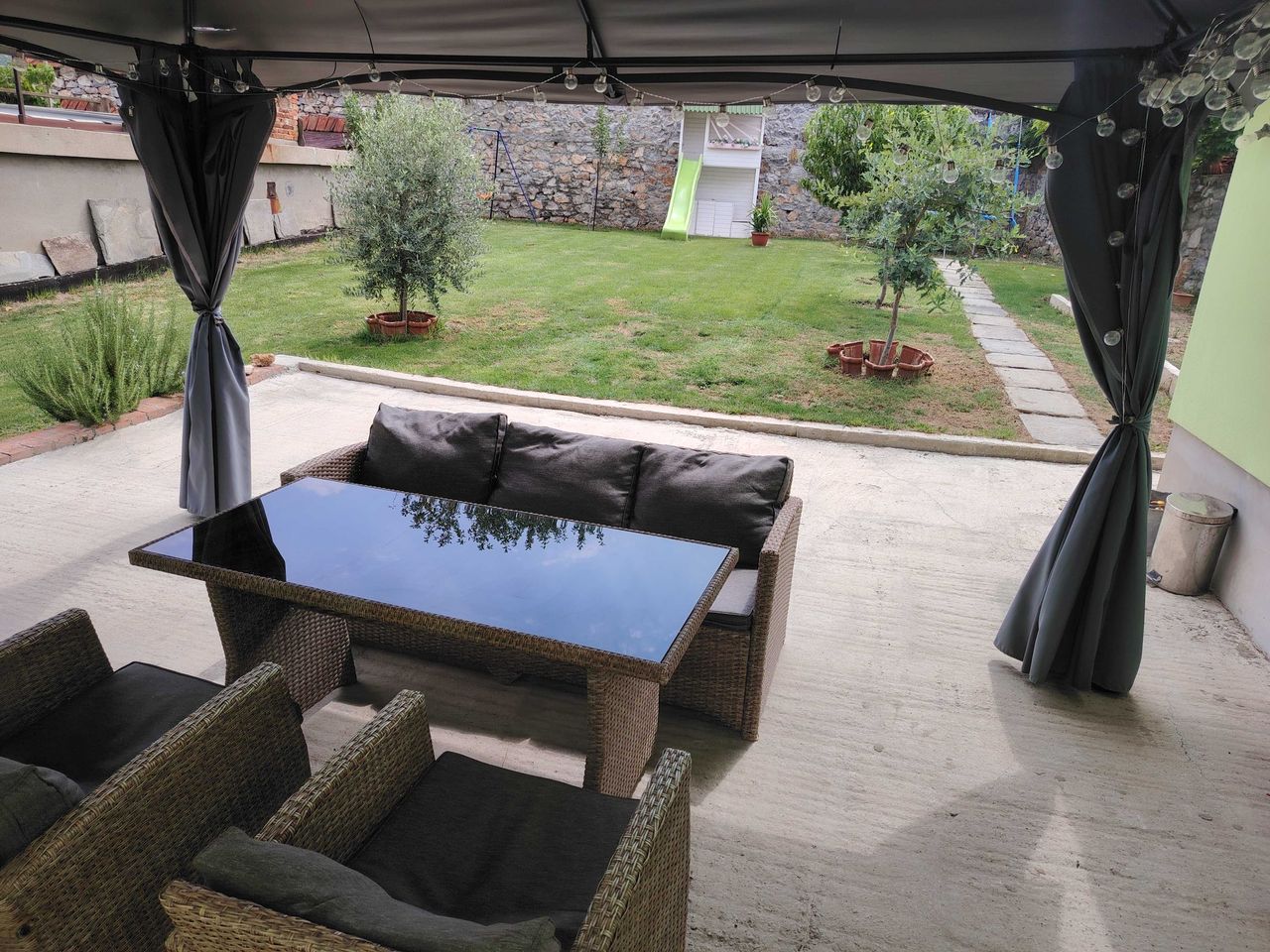 Продава се Къща в с. Брестовица, Област Пловдив - 260 кв.м за 916 €/кв.м - Снимка #2