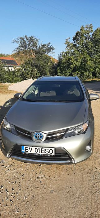 Toyota  Auris  2014  Hybrid
