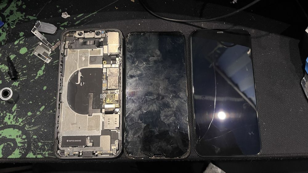 Iphone 11 на части, Дисплей