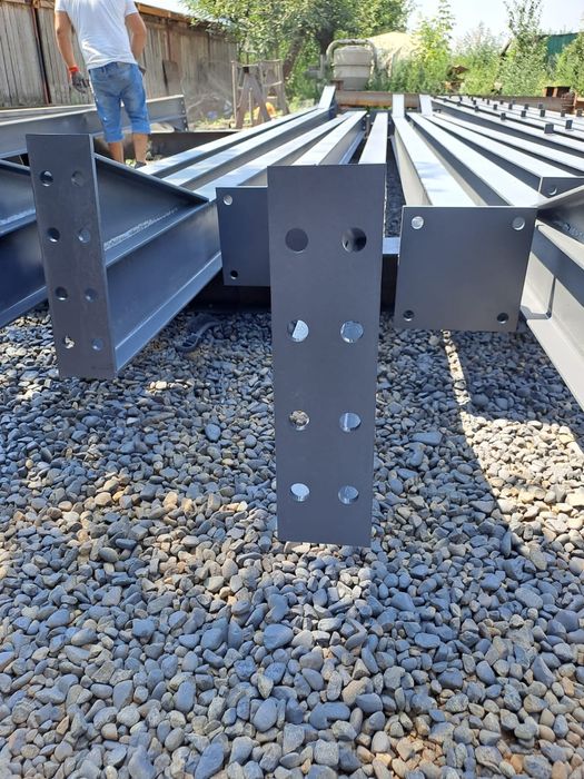 Vand hala metalica 30 % reducere de 200mp cu 3800 de euro