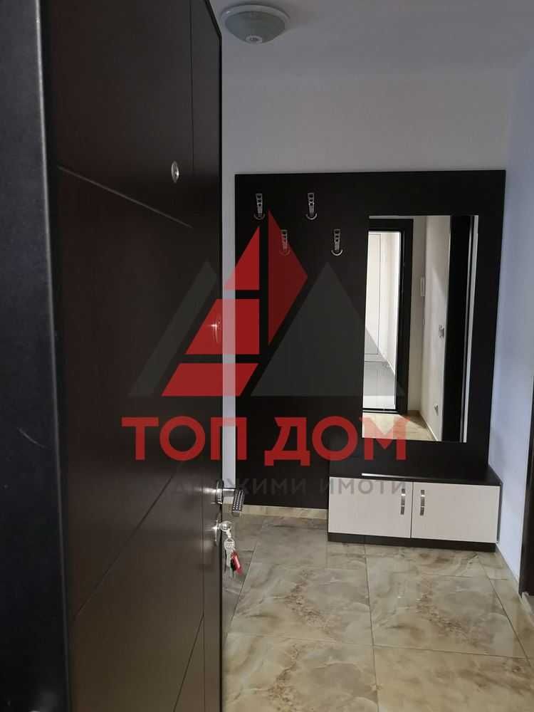 Тристаен! Обзаведен! Окръжна болница! Голяма тераса! Код 73990