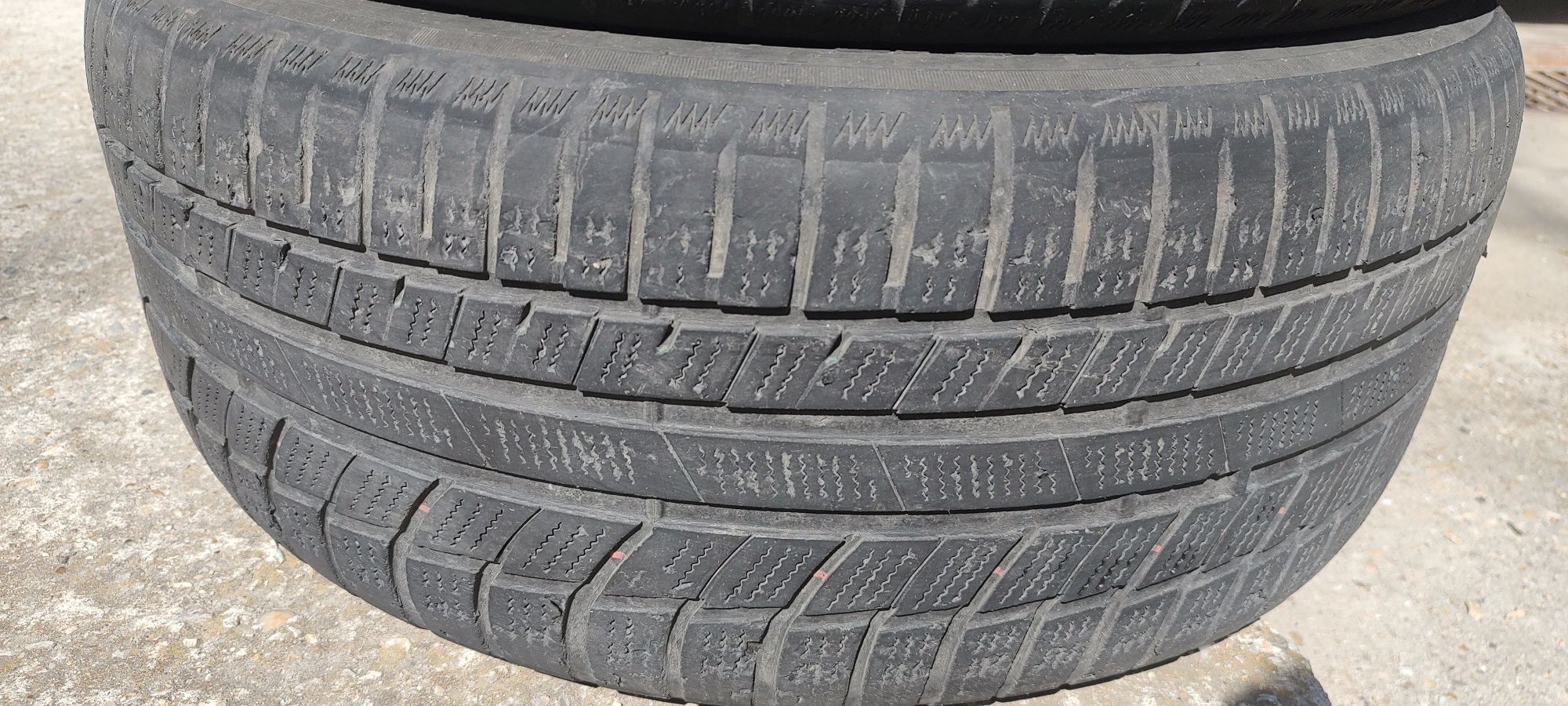 Продавам гуми Toyo 225/50/17