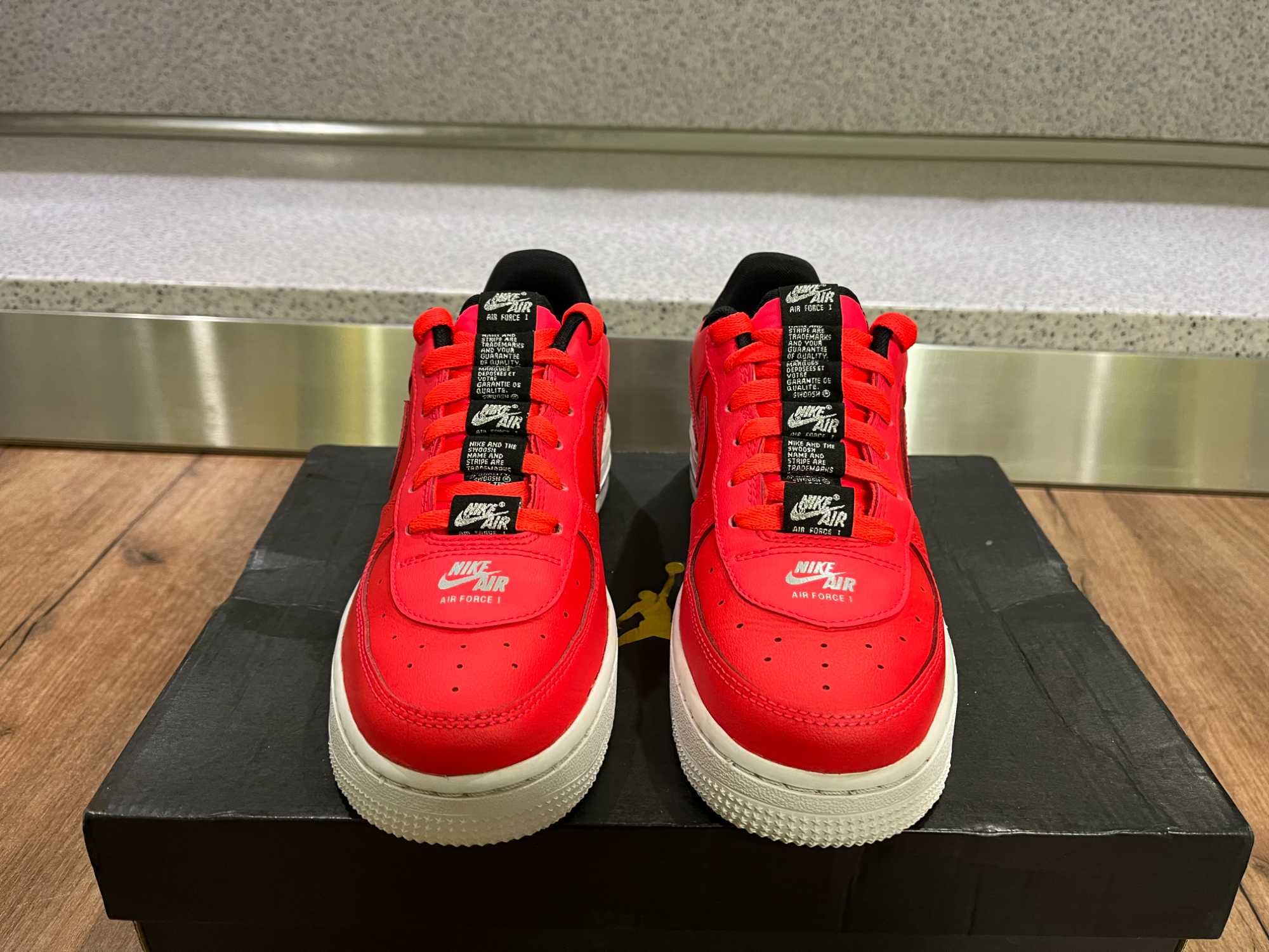 ОРИГИНАЛНИ *** Air Force 1 LV8 3 Double Air / "Laser Crimson "