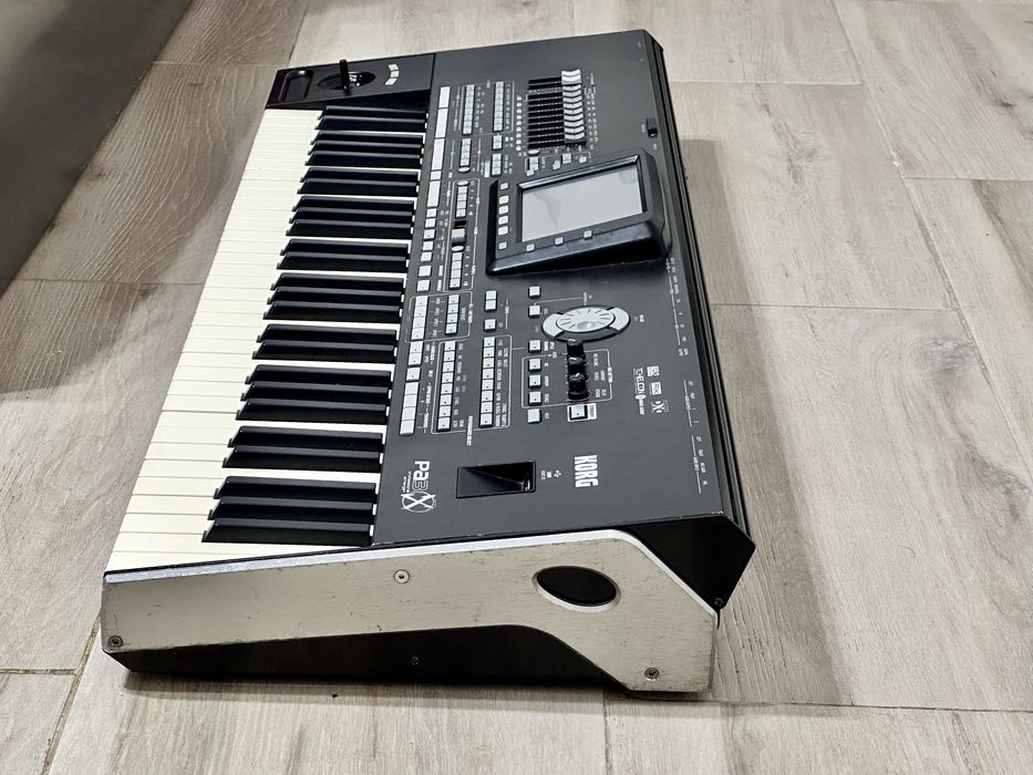 Продавам Korg Pa3X