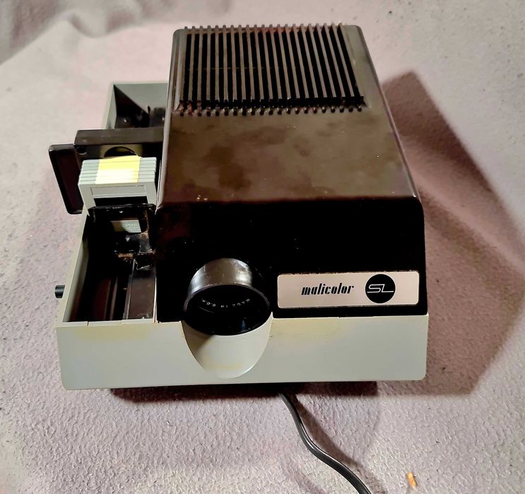 Proiector diapozitive "MALICOLOR"