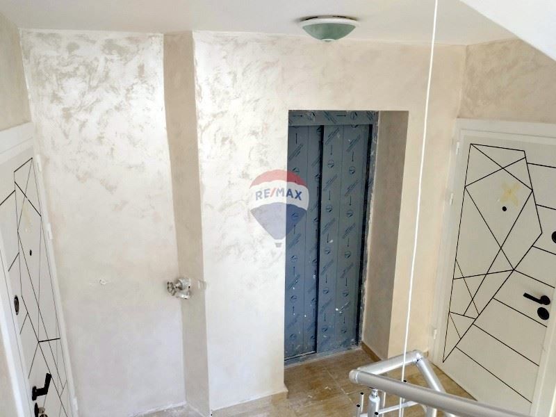 Продава се Двустаен апартамент в Варна, Виница - 75 кв.м за 1447 €/кв.м - Снимка #12