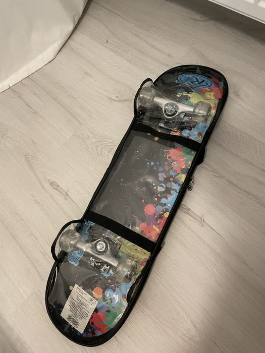 Skateboard imprimeu grafiti