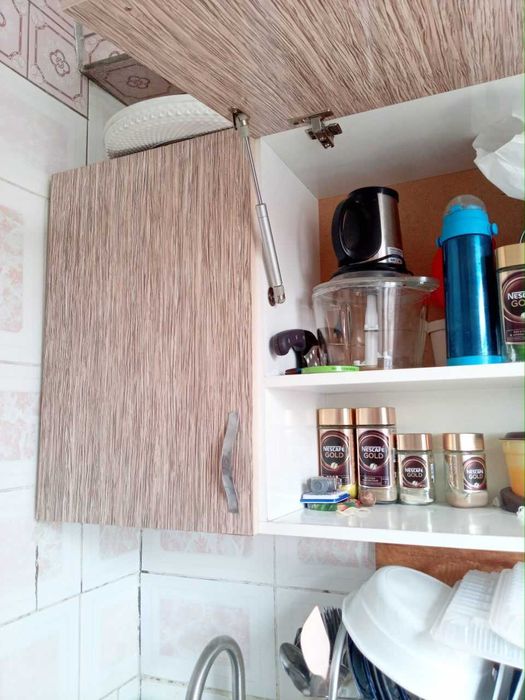 Oshxona mebel sotiladi xolati yaxshi