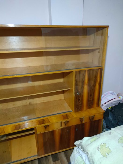 Vitrina vintage romaneasca